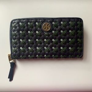 NWOT Tory Burch Navy & Green Robinson Woven Zip Continental Wallet